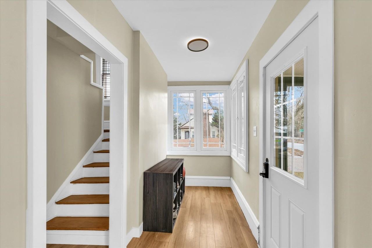 502 W John St - Photo 7 of 41