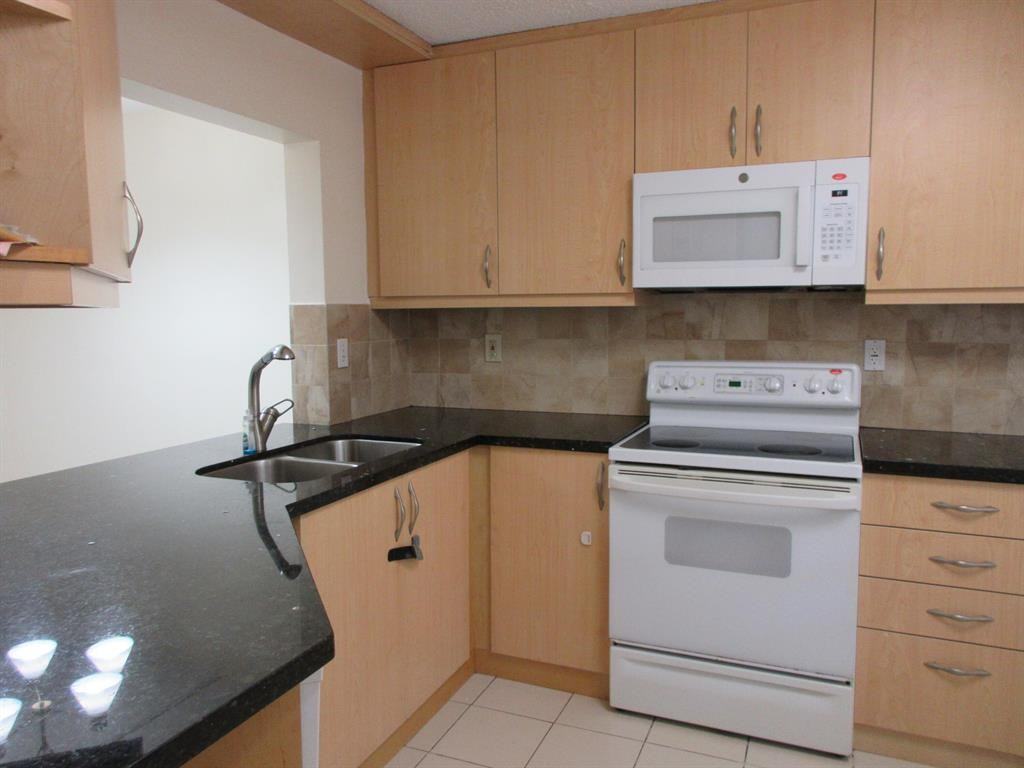 9180 Nw 40th St - Photo 4 of 15