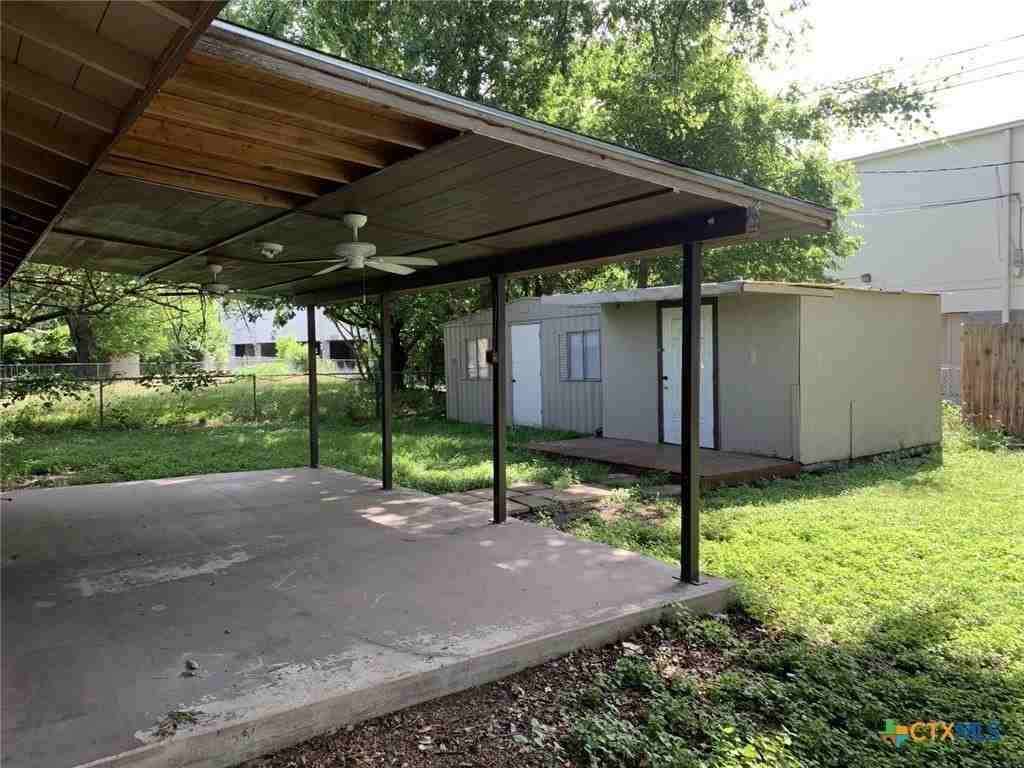 615 Bishop Dr - Photo 7 of 10
