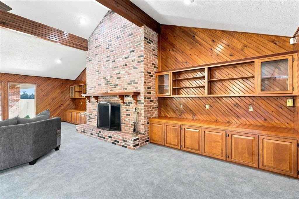 1309 W Parish Rd - Photo 5 of 28