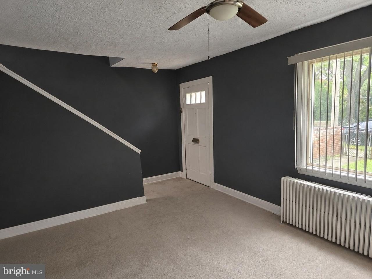 4212 Clay St Ne - Photo 3 of 21
