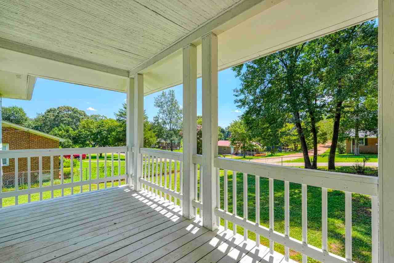 105 Beth St - Photo 7 of 33