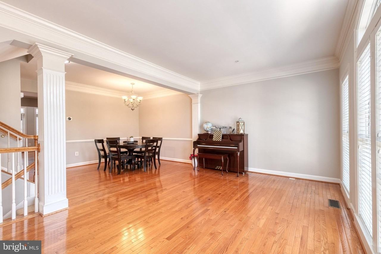 1564 Penzance Way - Photo 6 of 33