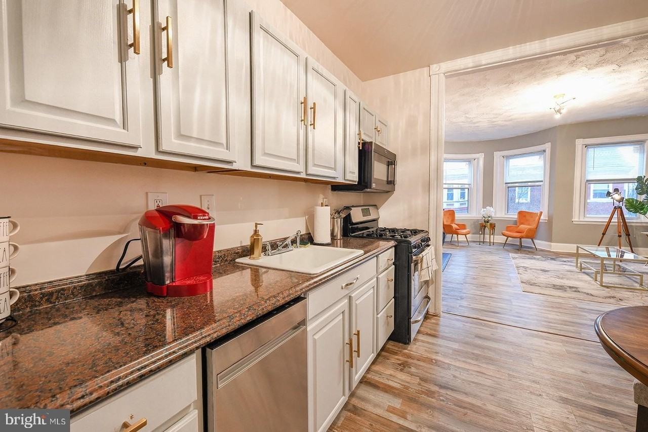 728 Reservoir St #3 - Photo 6 of 23