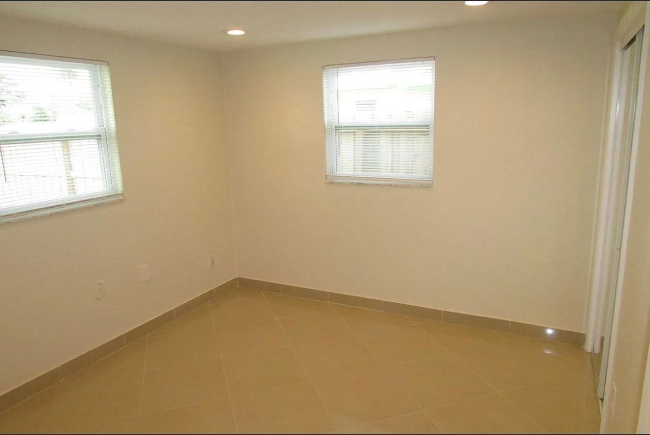 10909 Fillmore Ave - Photo 5 of 11