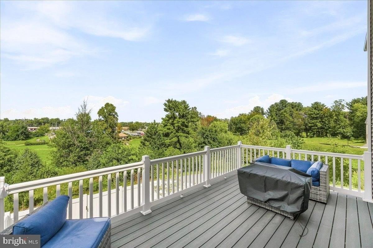 1403 Wilmer Park Ln - Photo 3 of 33