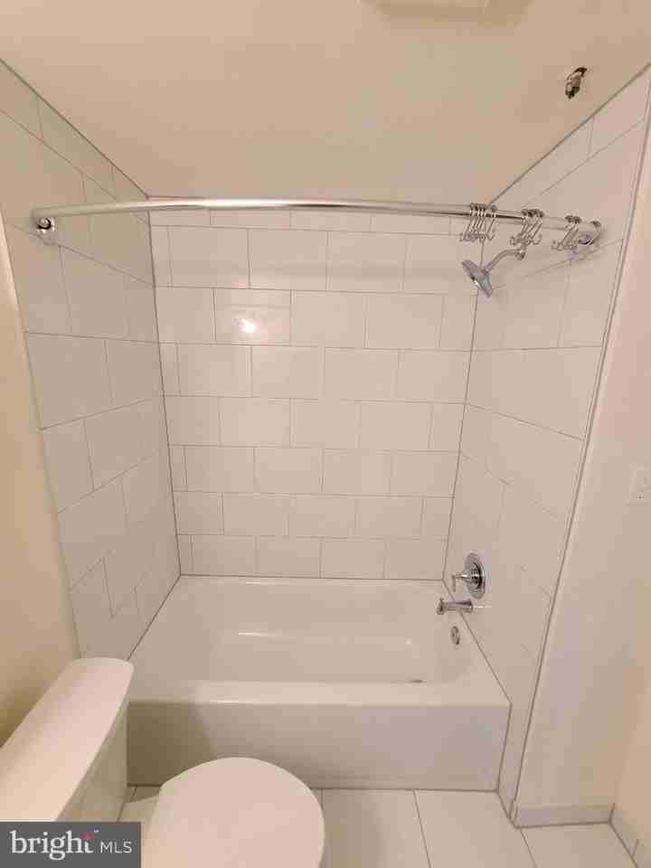 8662 Fountain Valley Dr - Photo 3 of 45