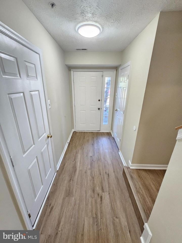 17917 Cottonwood Ter - Photo 2 of 38