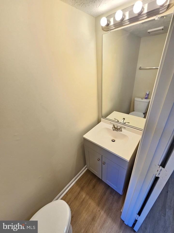 17917 Cottonwood Ter - Photo 4 of 38