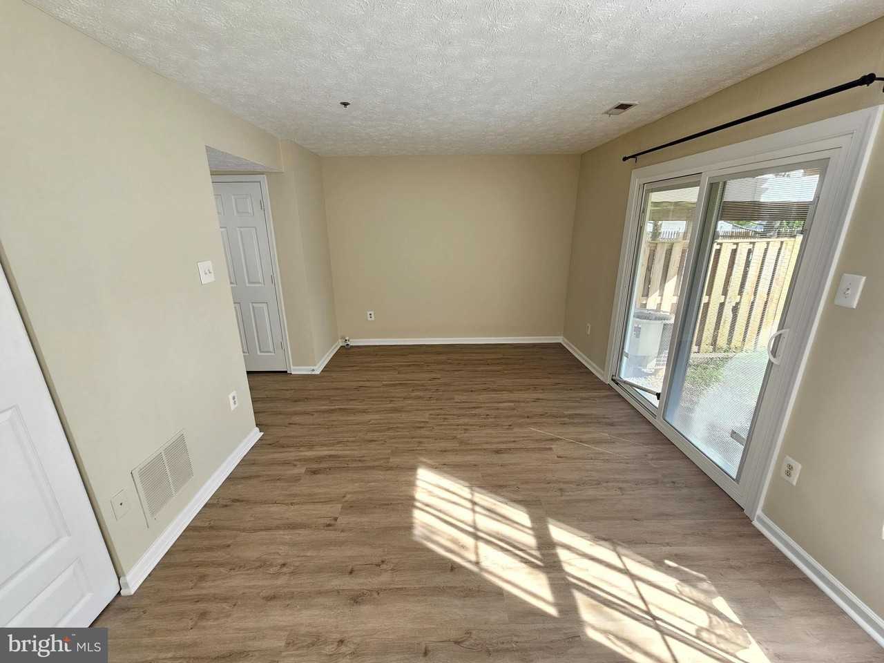 17917 Cottonwood Ter - Photo 7 of 38