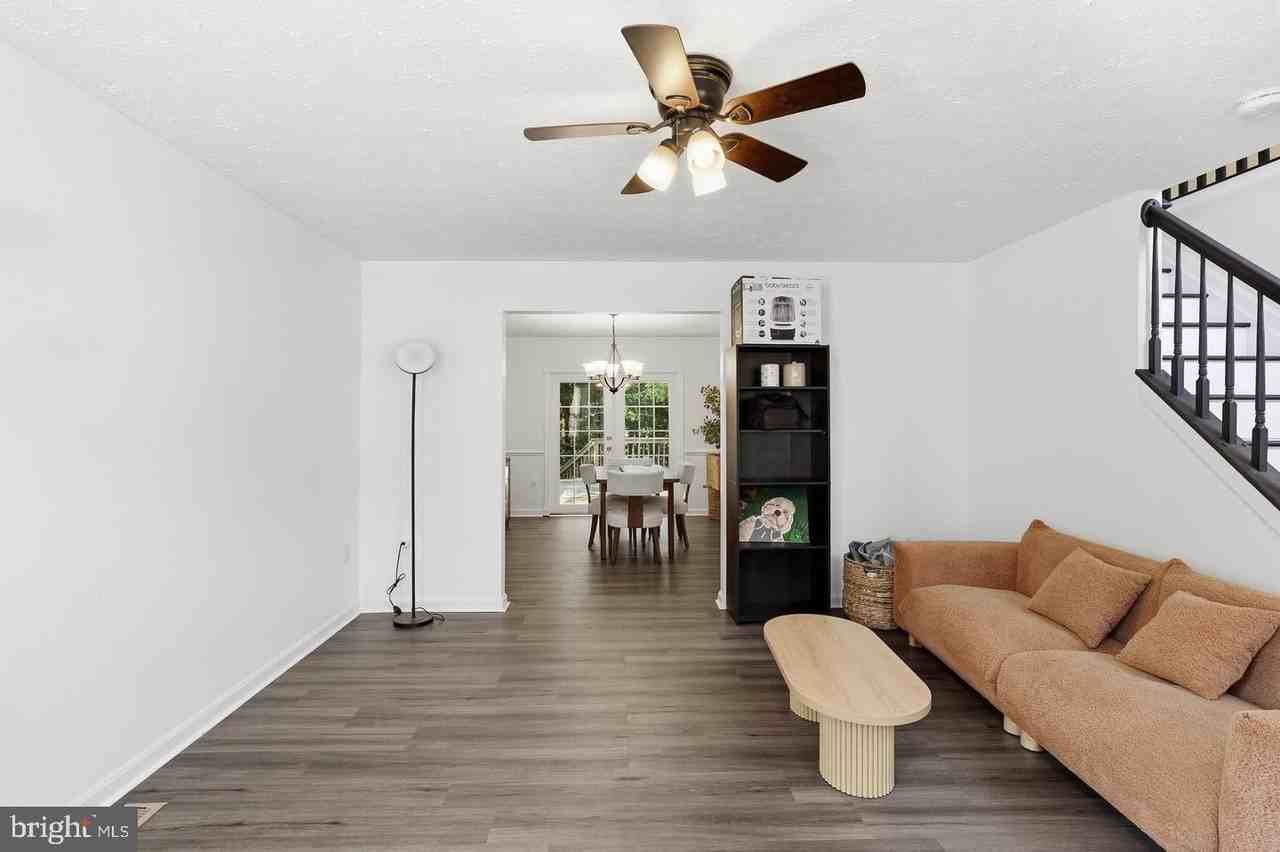 46702 Sandalwood St - Photo 5 of 50