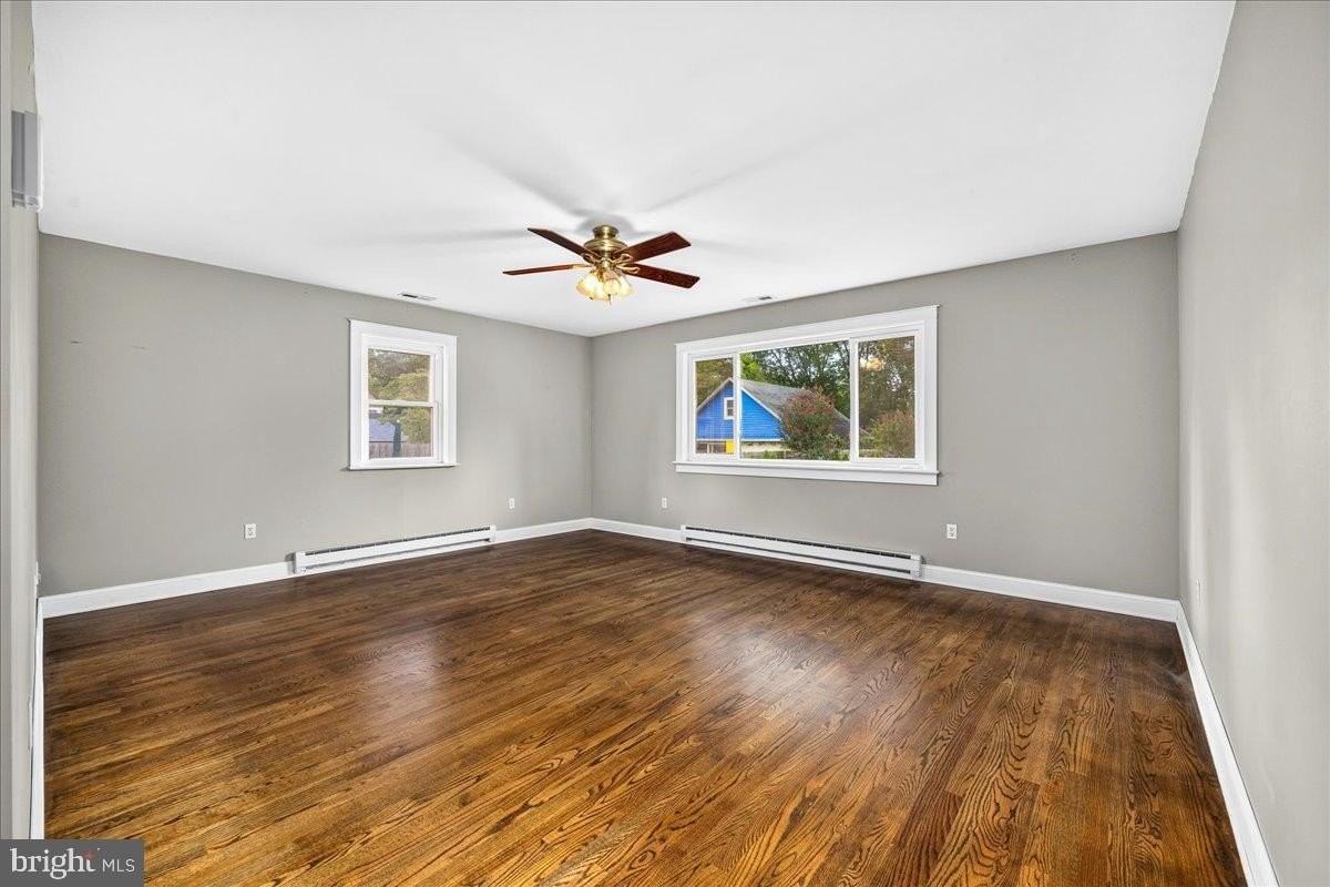 46 Browning Ave - Photo 6 of 27