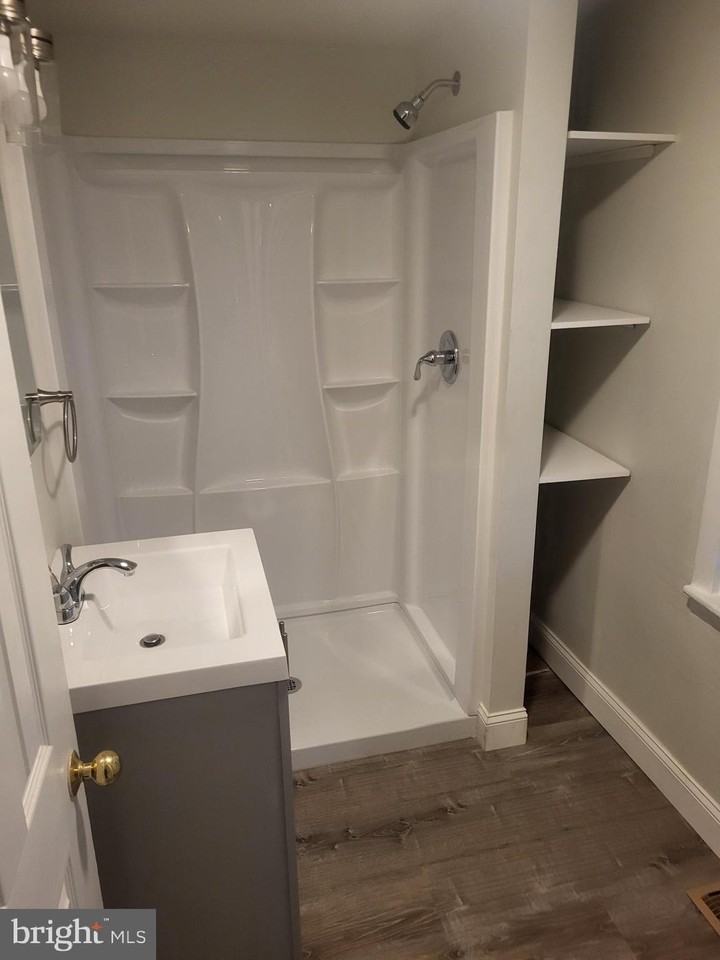 40 Oak Ave - Photo 7 of 10