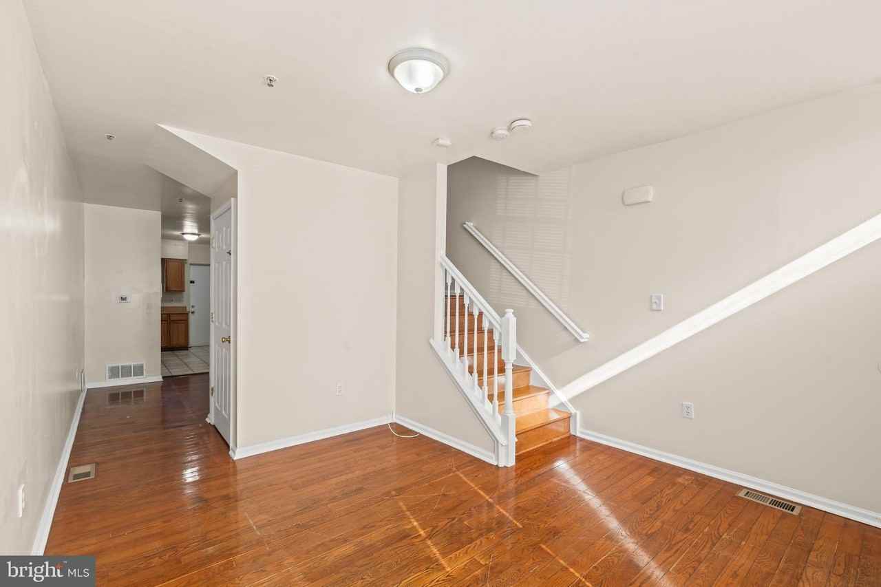 1821 S 4th St - Photo 5 of 29