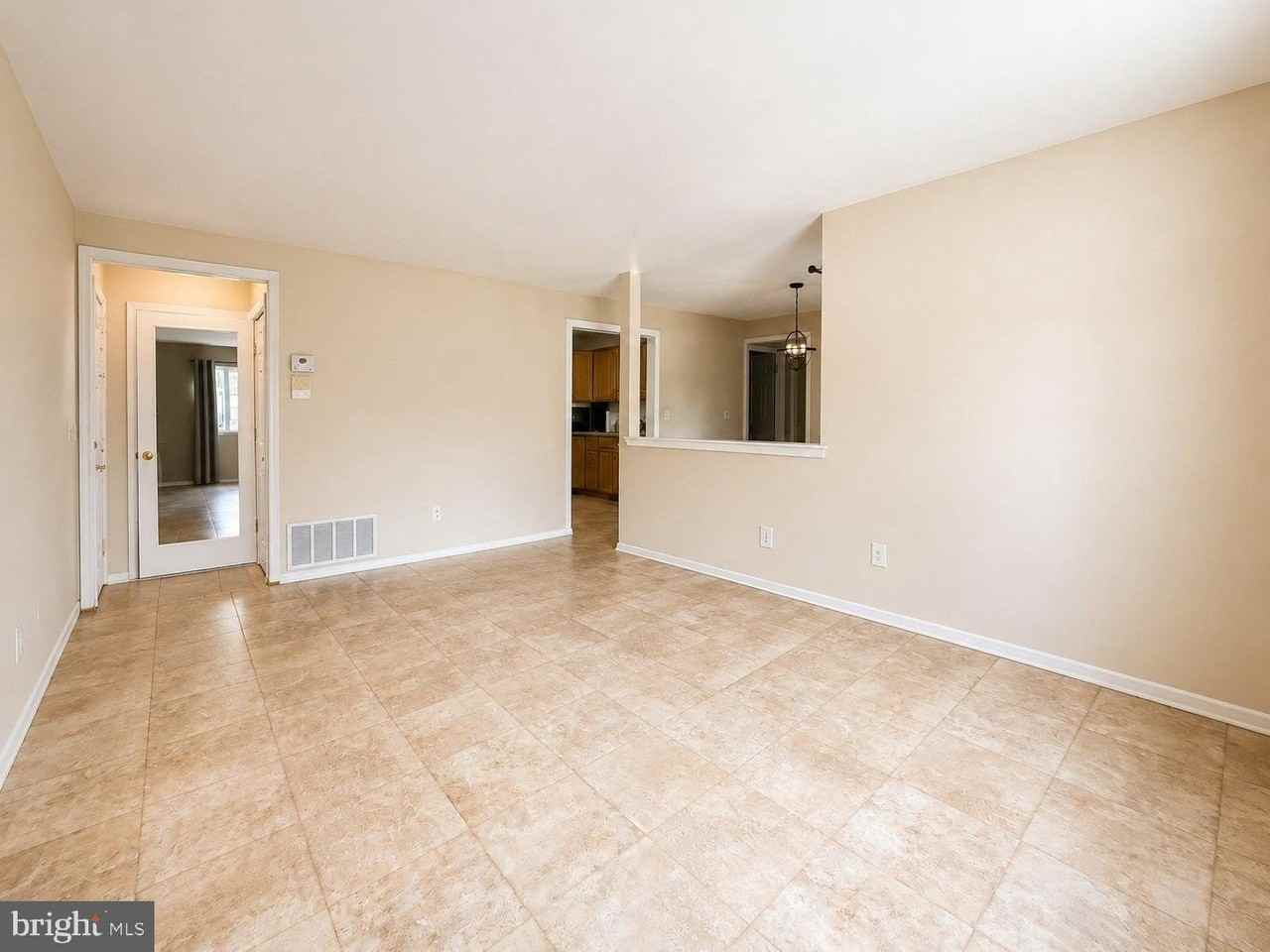 2112 Sayre Dr - Photo 4 of 22