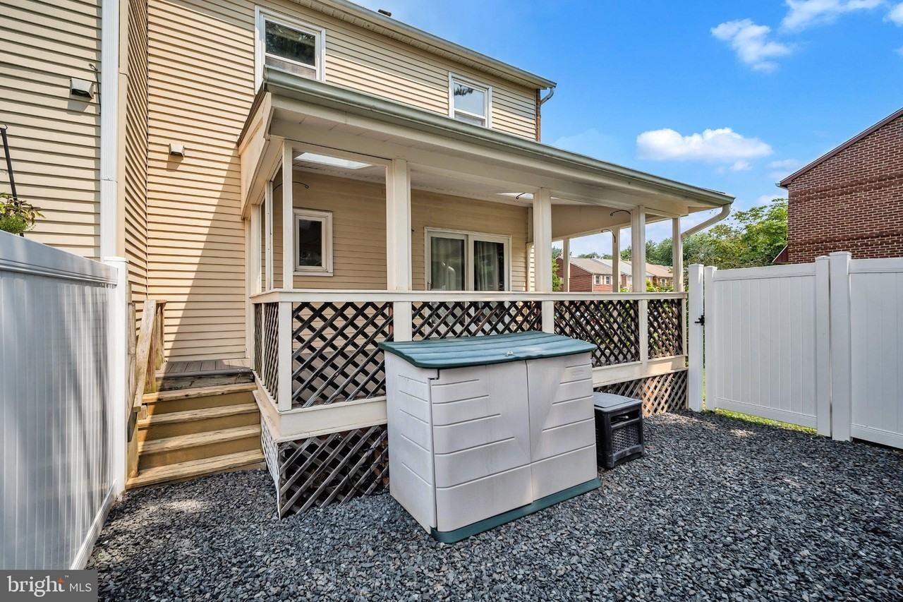20 Gatehouse Ln - Photo 2 of 35