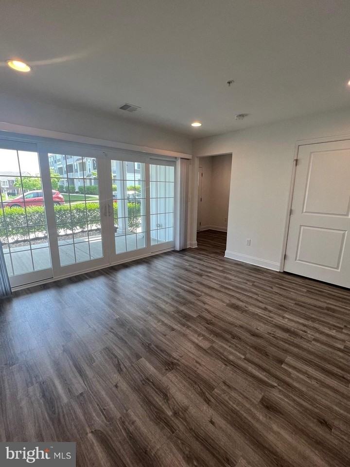 1412 Market House Ln - Photo 3 of 37
