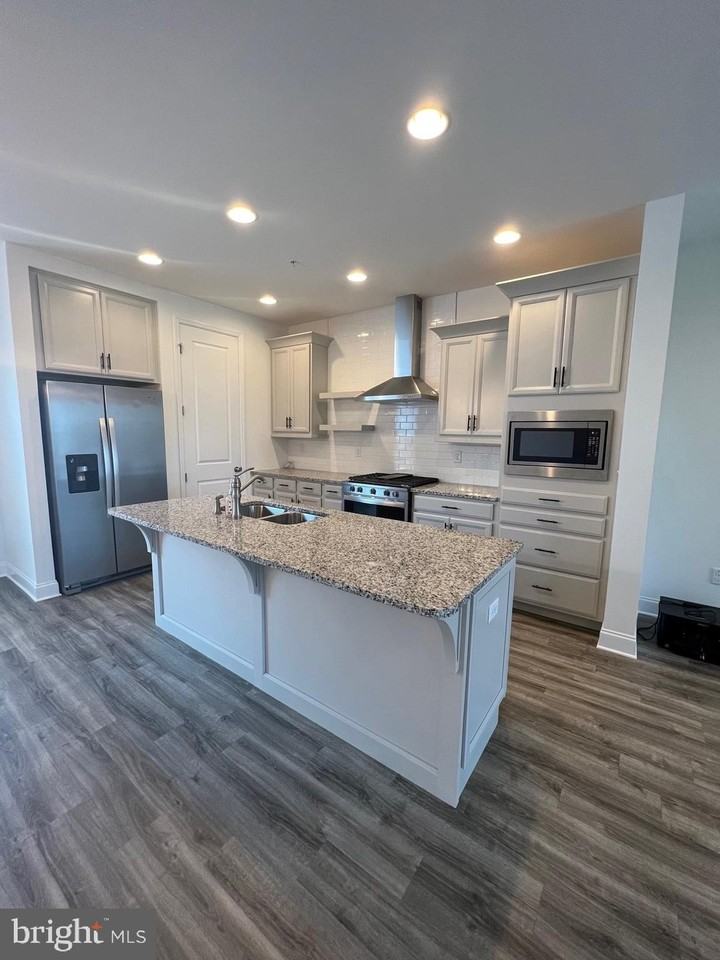 1412 Market House Ln - Photo 7 of 37