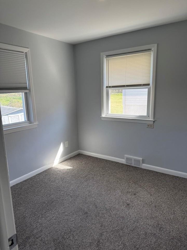 131 1st Ave - Photo 7 of 11