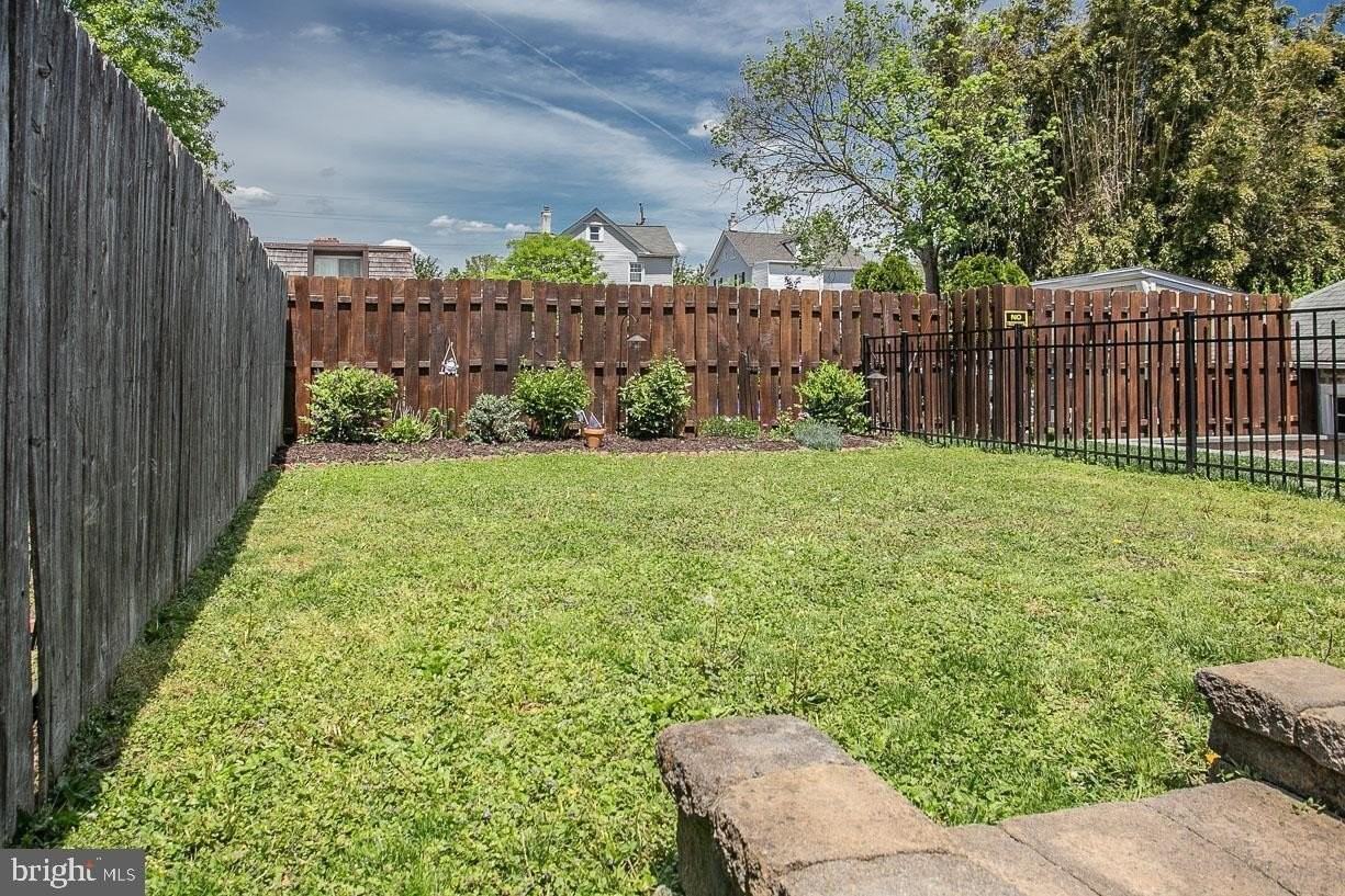 321 Southern Ave - Photo 4 of 21
