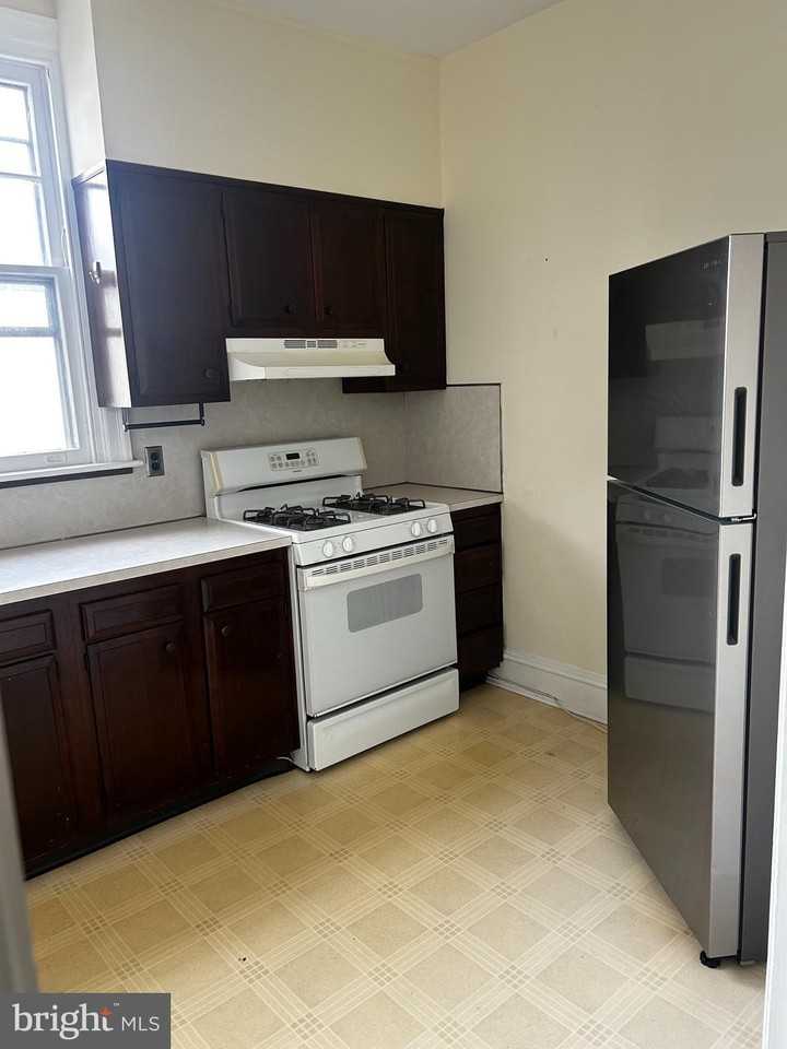 237 Haverford Ave - Photo 2 of 5