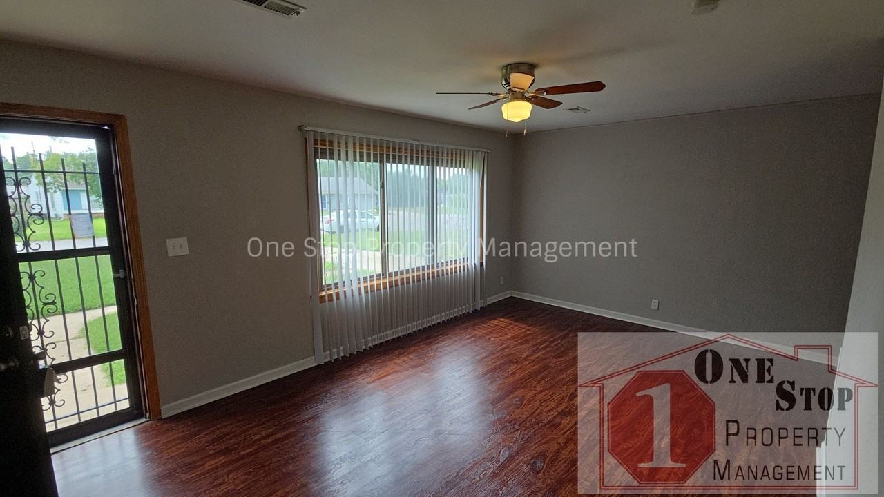404 Ne 67th Ter - Photo 4 of 26