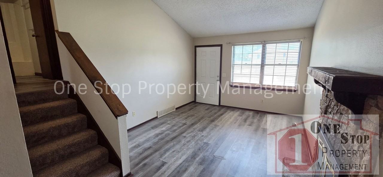 1300 E 152nd Ter - Photo 5 of 22