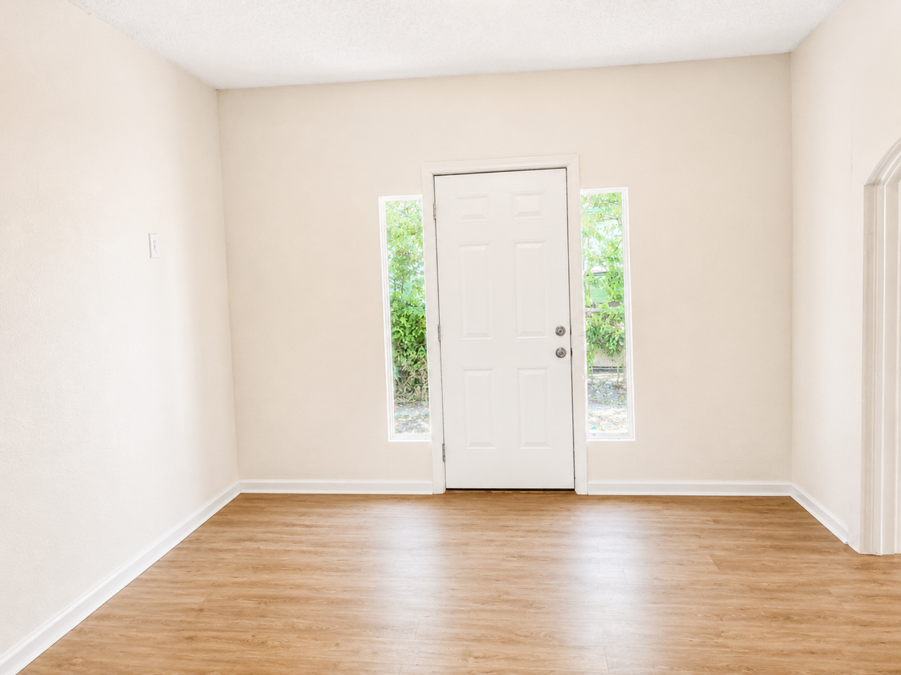 1203 Lamar St - Photo 5 of 13