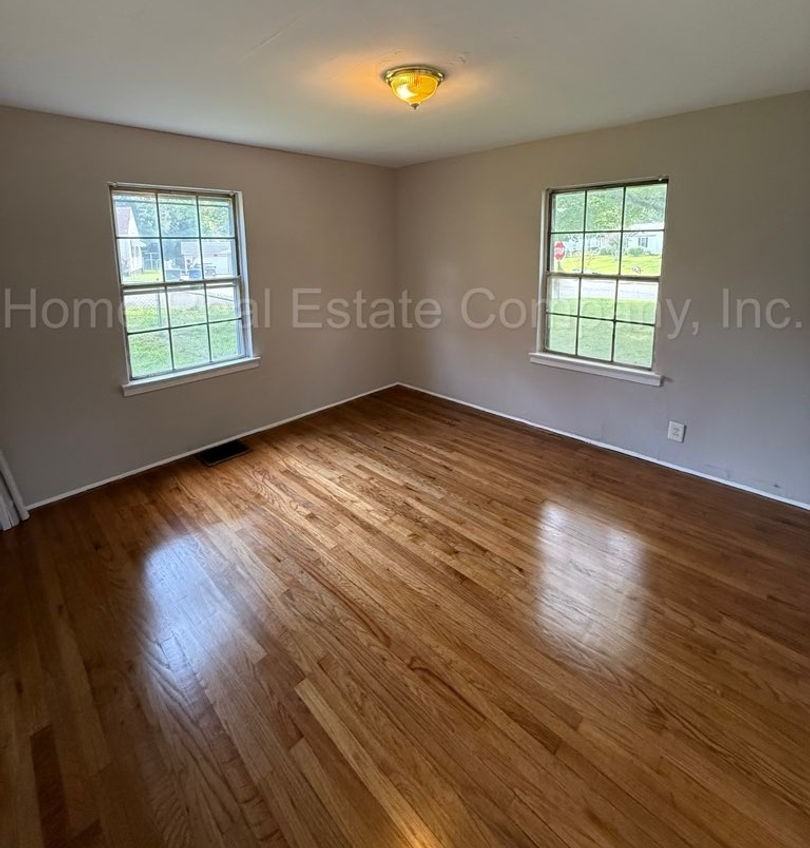 658 Clemson Cir - Photo 5 of 8