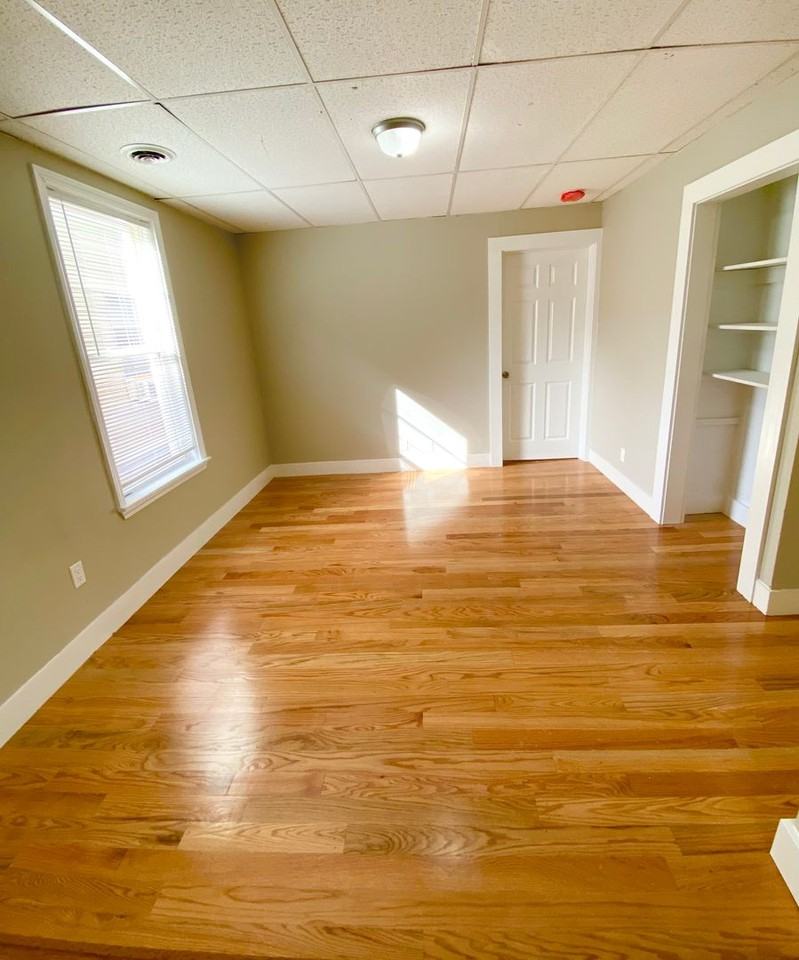 38 Neptune St #1R - Photo 4 of 5