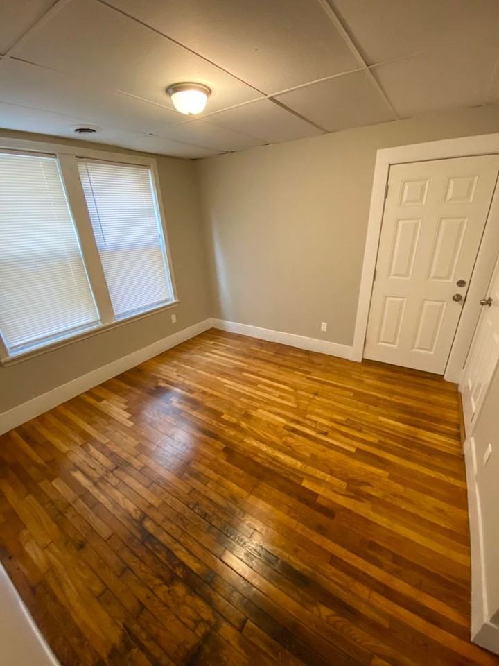 38 Neptune St #1R - Photo 5 of 5