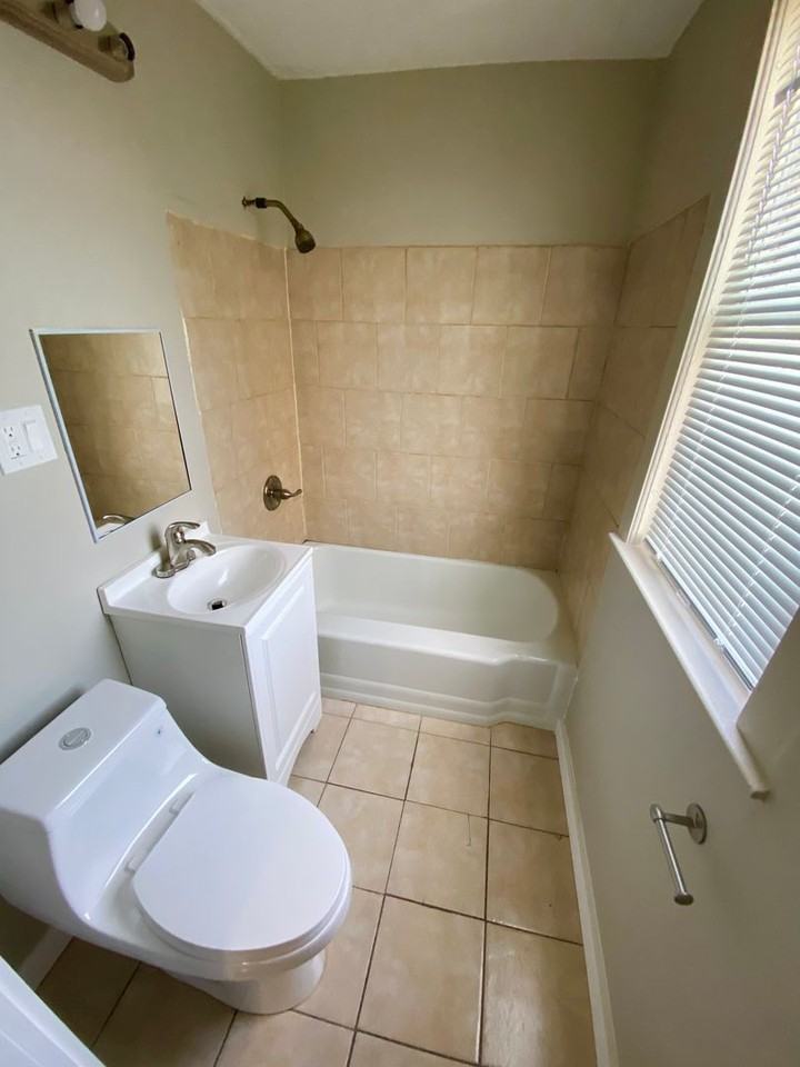 38 Neptune St #2L - Photo 2 of 4