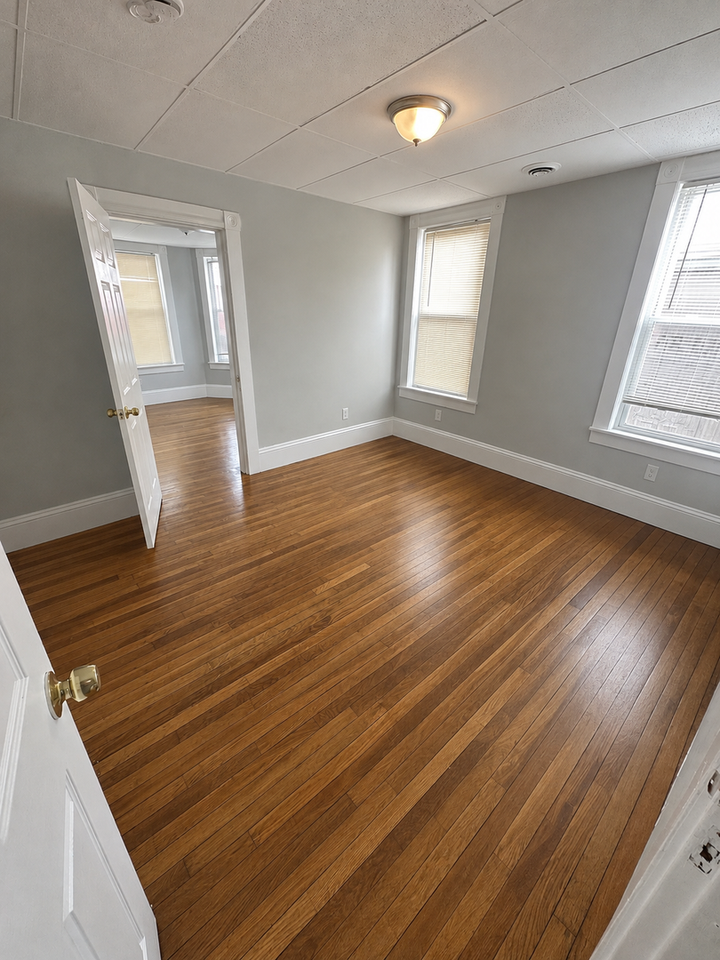 38 Neptune St #1L - Photo 4 of 5