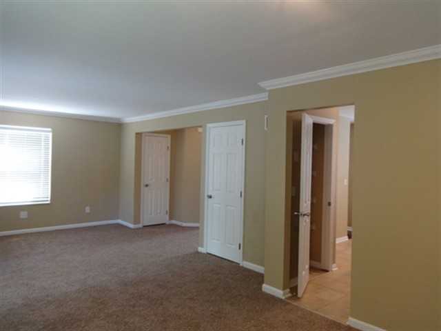 986 Vixen Dr - Photo 3 of 11