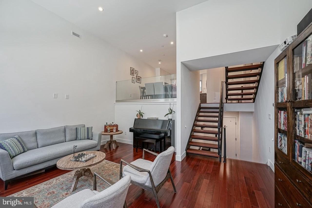 1309 S Woodstock St - Photo 4 of 37