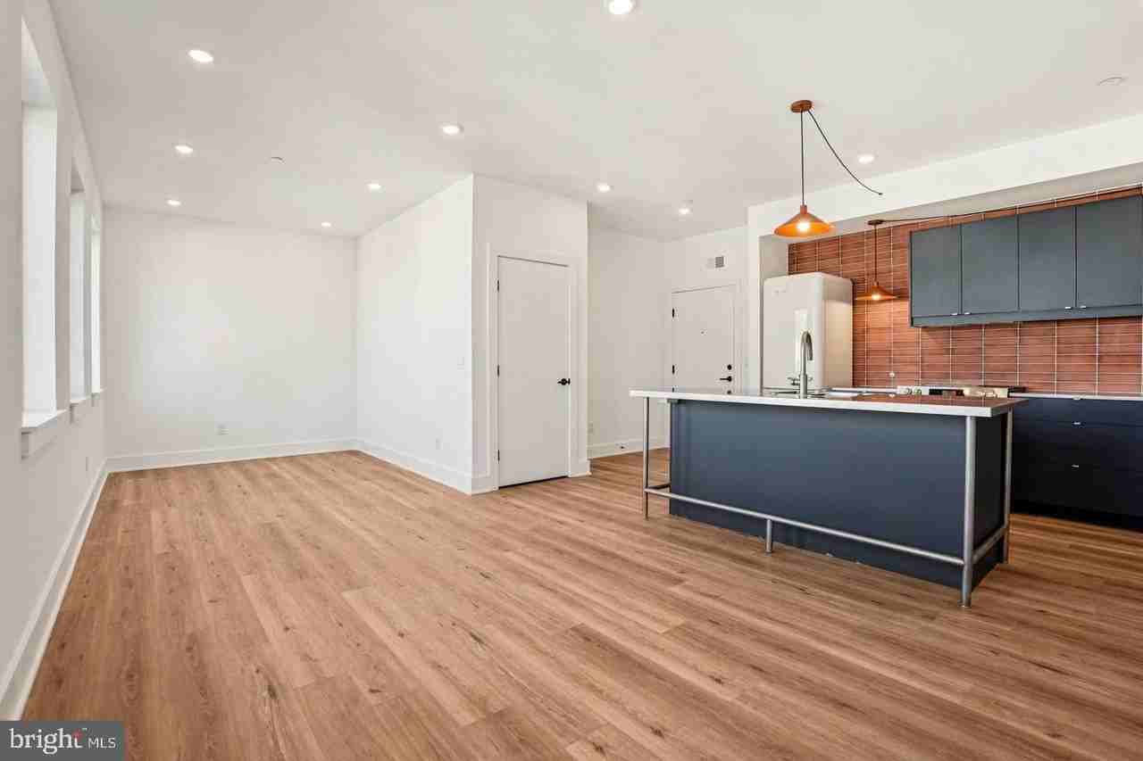 2456 Frankford Ave #9 - Photo 2 of 26