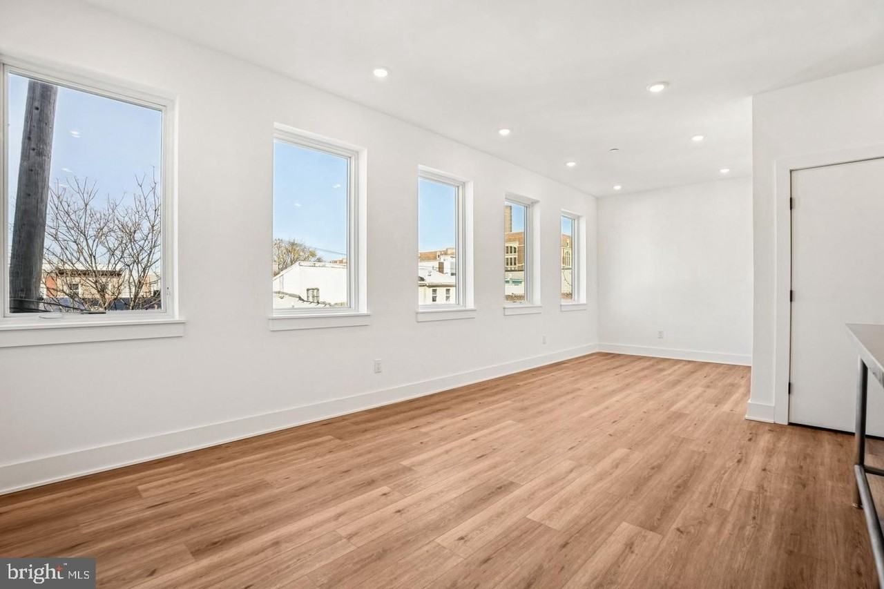 2456 Frankford Ave #9 - Photo 3 of 26