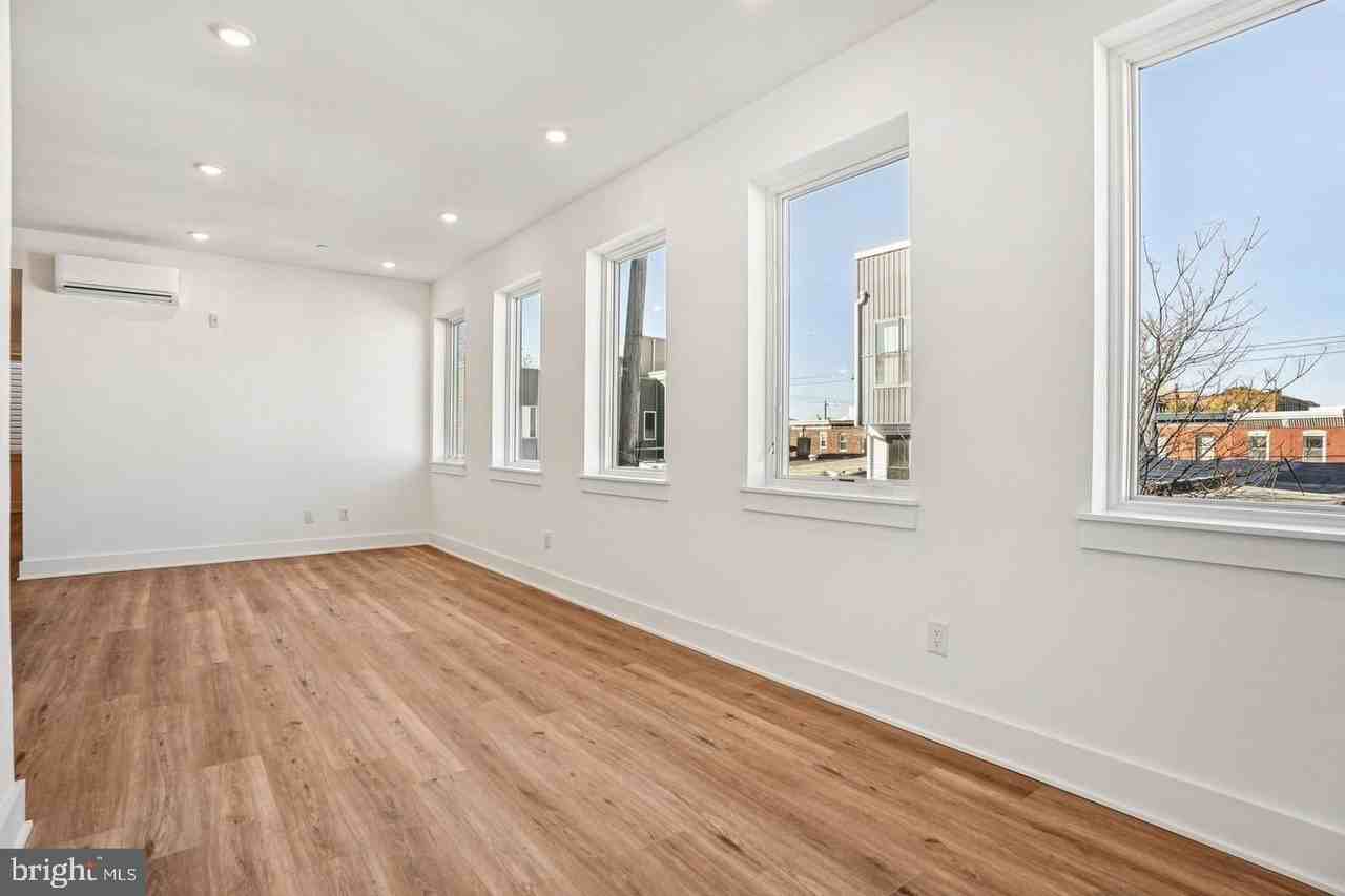 2456 Frankford Ave #9 - Photo 4 of 26