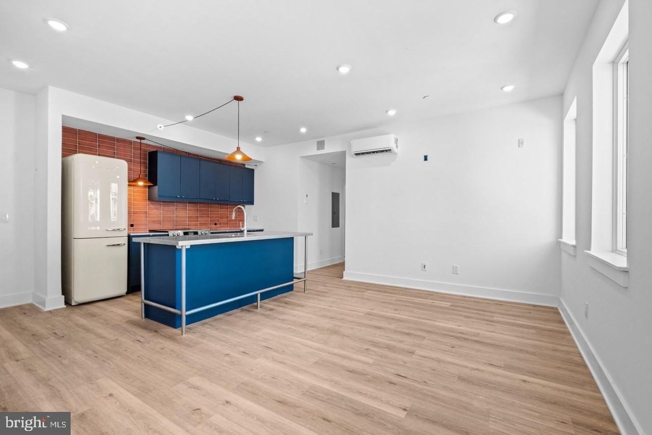 2456 Frankford Ave #9 - Photo 7 of 26