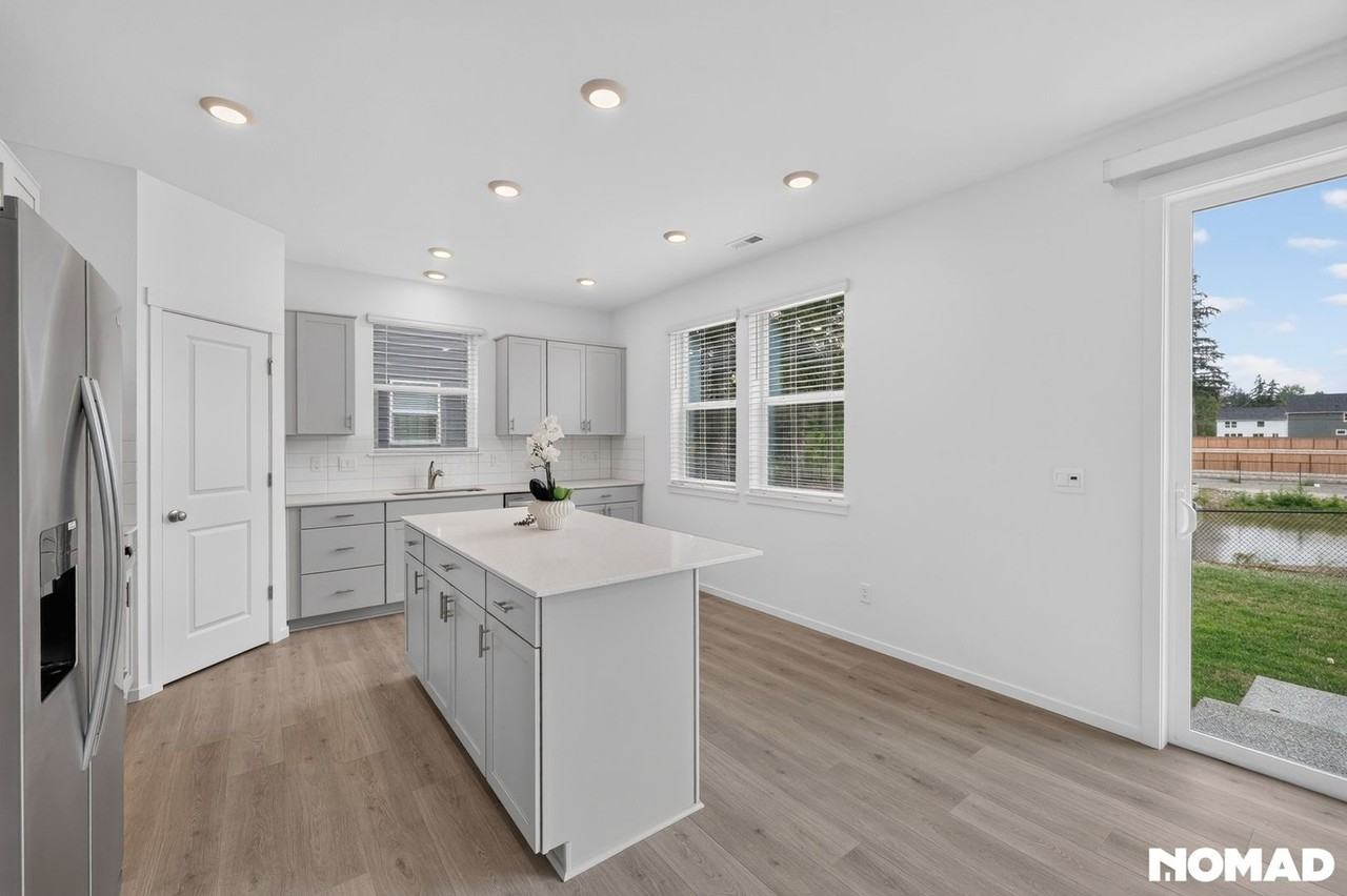 14730 59th Ave E - Photo 5 of 31