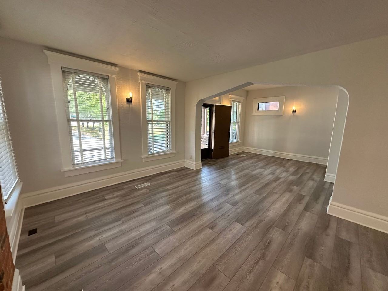 353 W 8th Ave - Photo 4 of 38