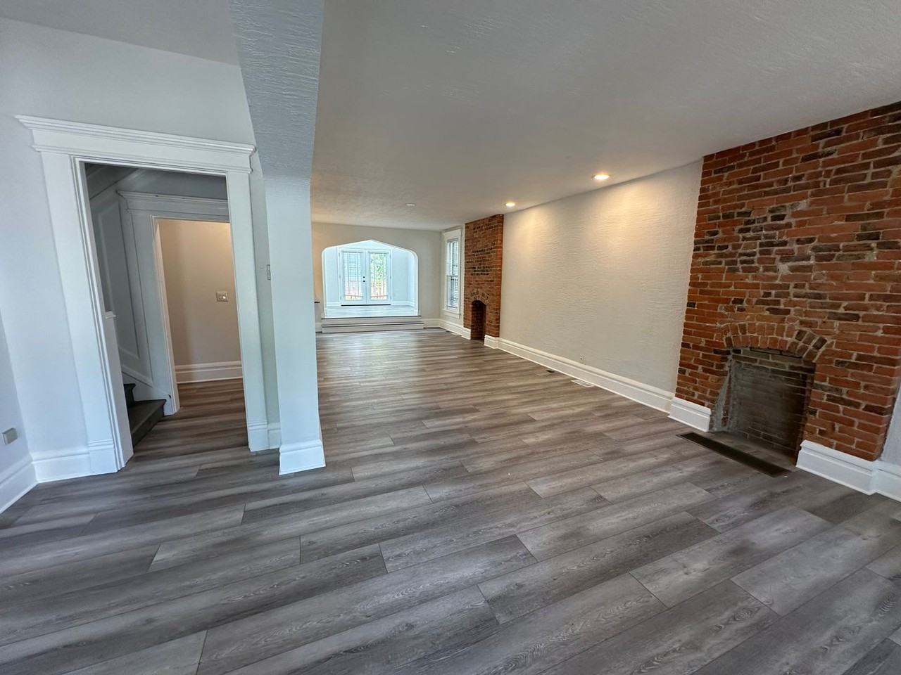 353 W 8th Ave - Photo 5 of 38