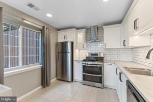 featured image of 8244 Catbird Cir #101
