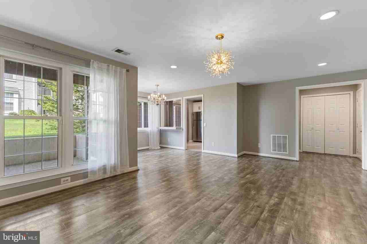 8244 Catbird Cir #101 - Photo 6 of 21