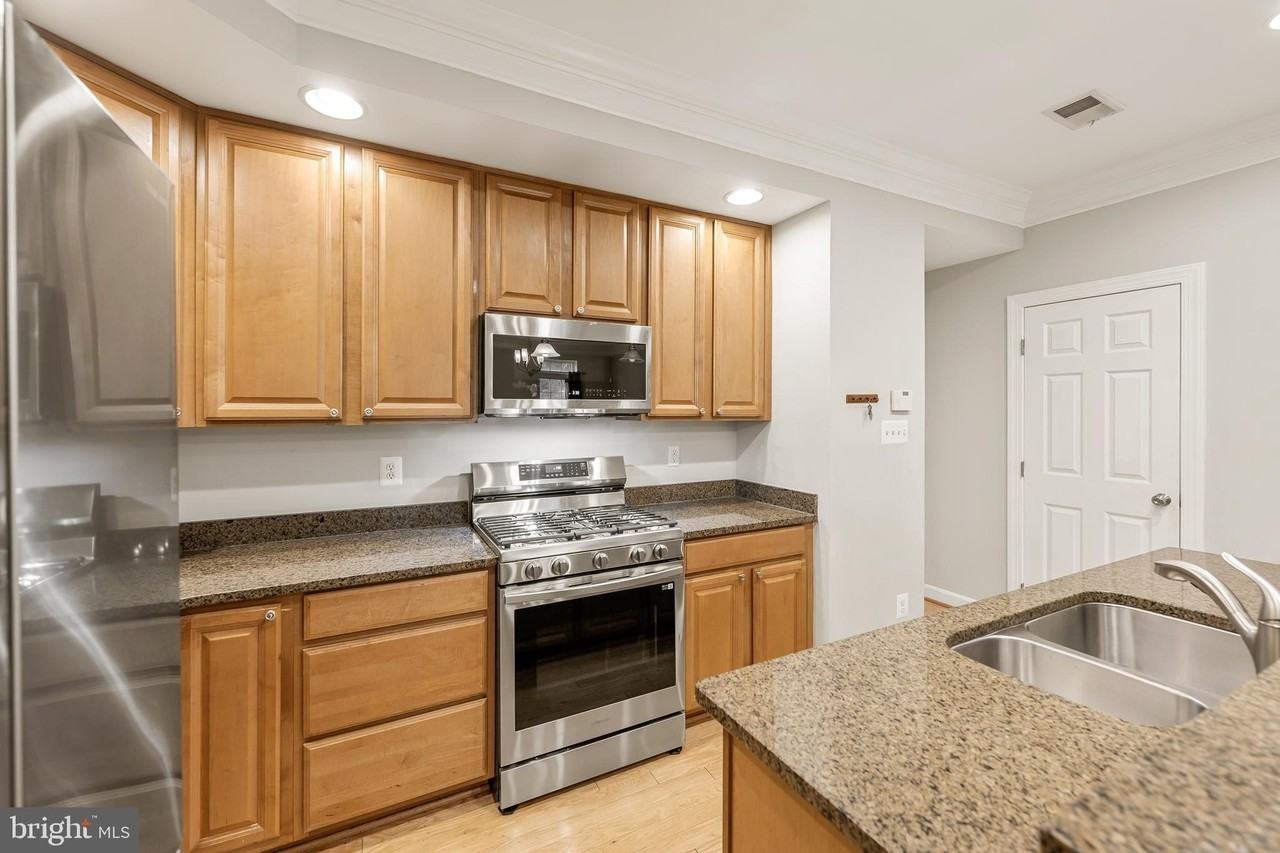 5718 Callcott Way - Photo 3 of 35