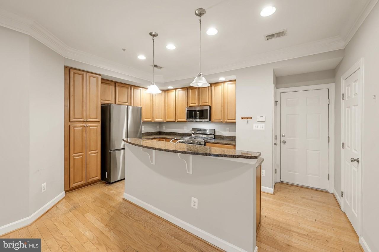 5718 Callcott Way - Photo 5 of 35