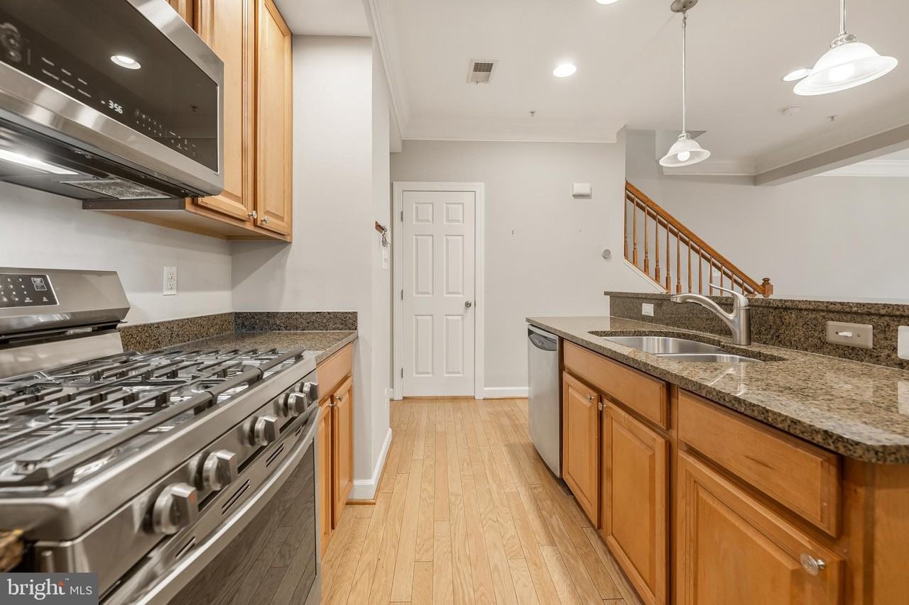 5718 Callcott Way - Photo 6 of 35