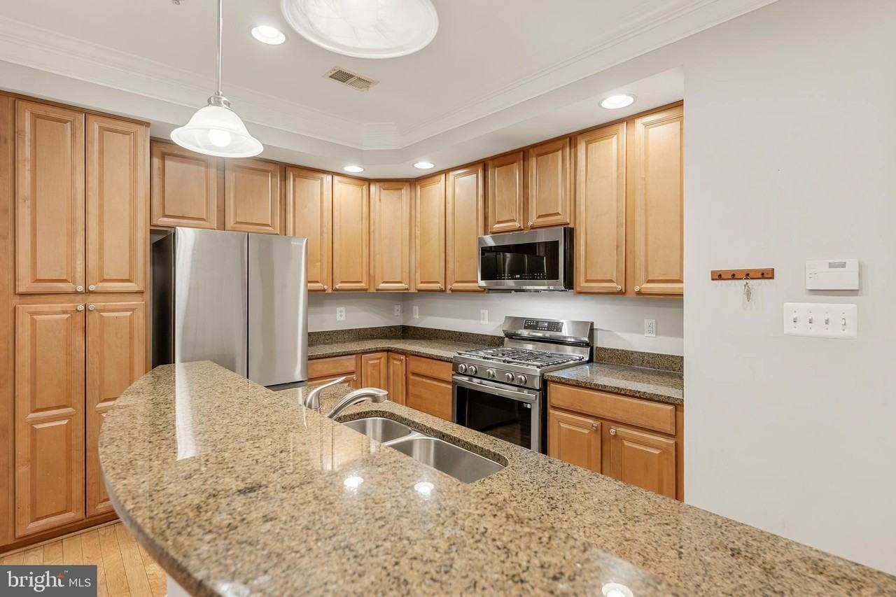 5718 Callcott Way - Photo 7 of 35