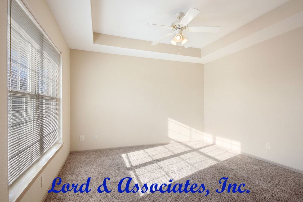309 Ne 7th St Apt B - Photo 3 of 13