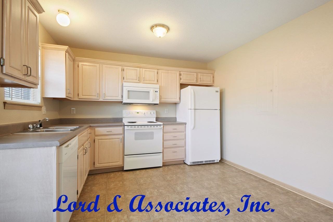 309 Ne 7th St Apt B - Photo 5 of 13